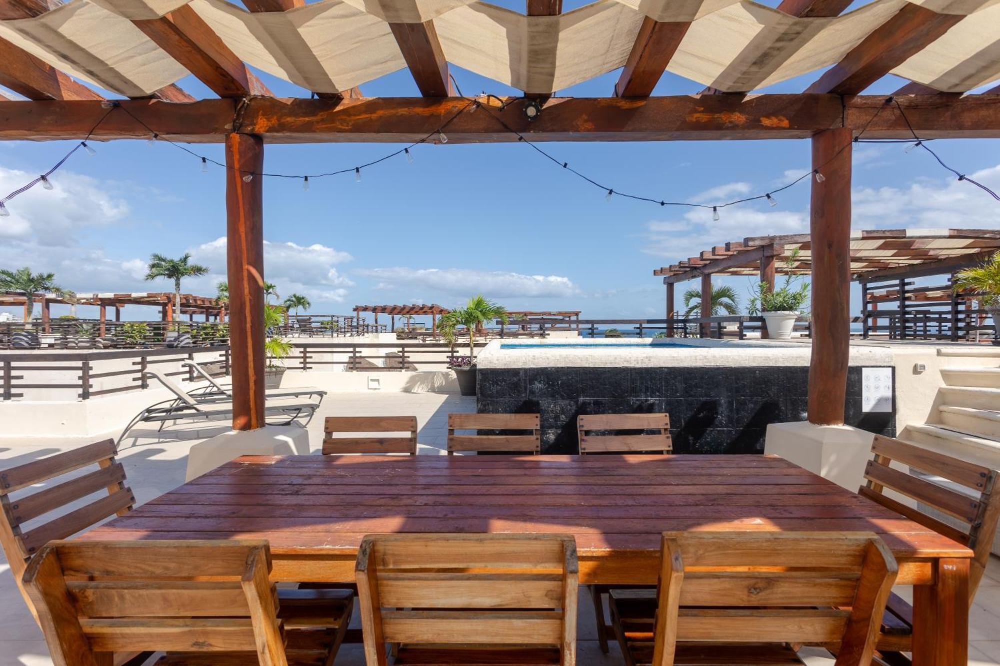 Hébergement de vacances Magnificent Oceanview Rooftop Lounge With Plunge Pool *